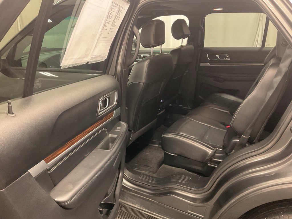 Used 2017 Ford Explorer Limited w/ Equipment Group 301A AWD/4WD image 24