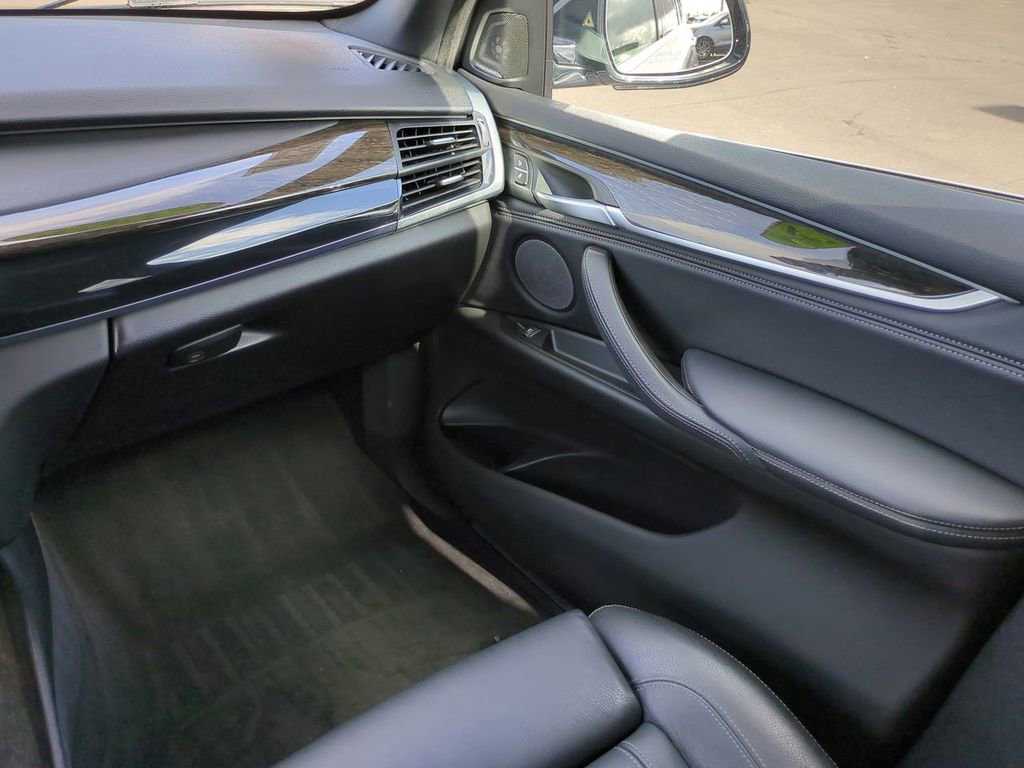 Used 2018 BMW X5 xDrive35i w/ Driving Assistance Package image 16