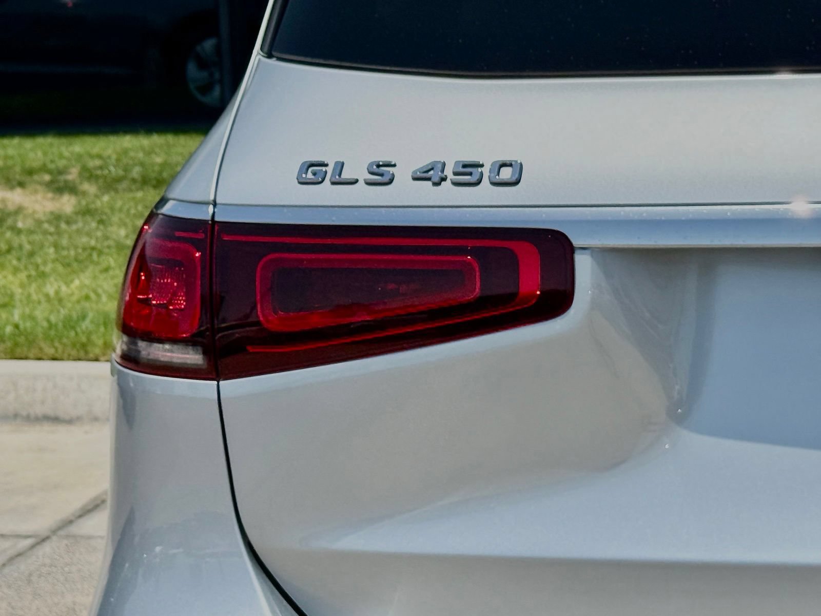 Used 2022 Mercedes-Benz GLS 450 4MATIC w/ Warmth & Comfort Package image 11