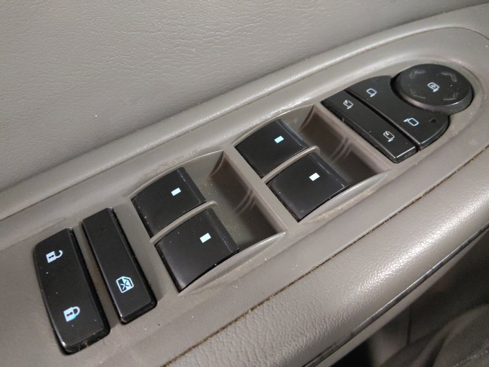 Used 2014 Chevrolet Traverse LTZ FWD image 27