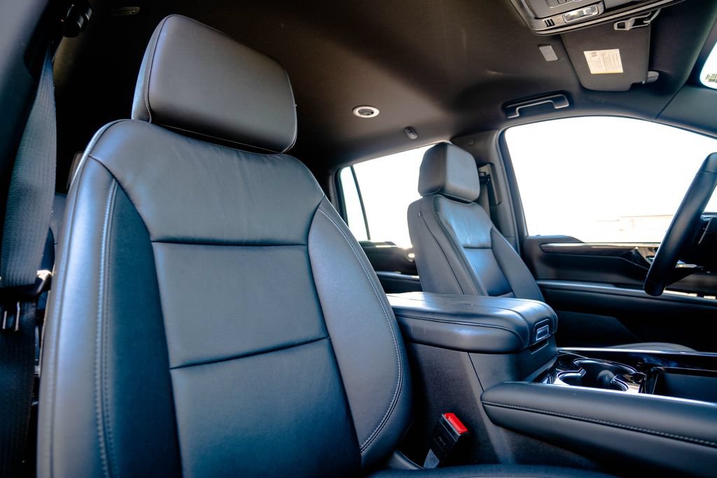 Certified 2025 Chevrolet Suburban LT AWD/4WD image 16
