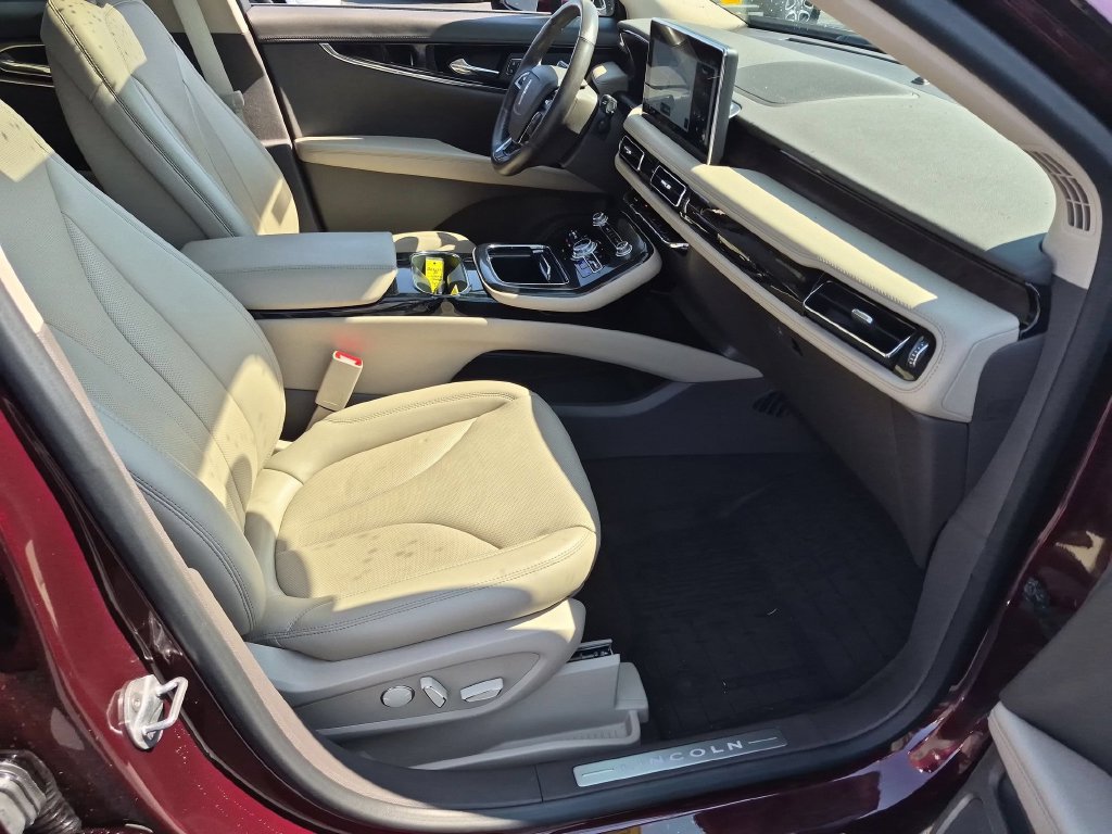 Used 2022 Lincoln Nautilus Reserve AWD/4WD image 35