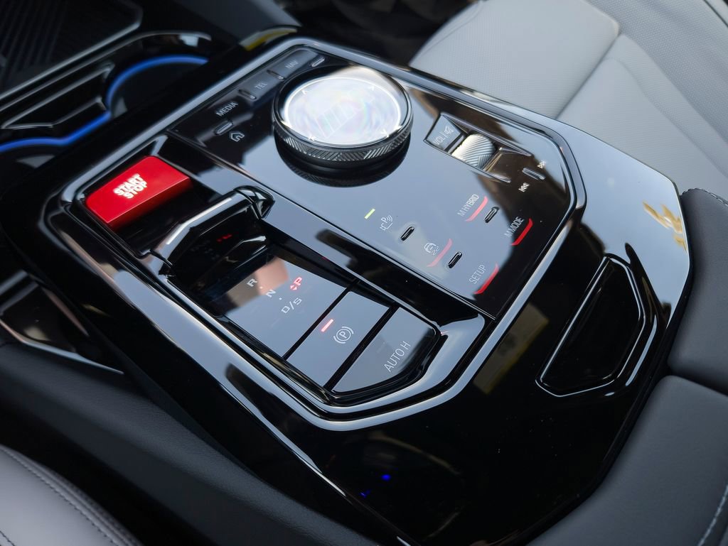 New 2026 BMW M5 w/ Executive Package AWD/4WD image 9