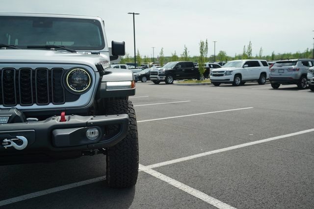 New 2024 Jeep Wrangler Unlimited Rubicon w/ Capability Package AWD/4WD image 35
