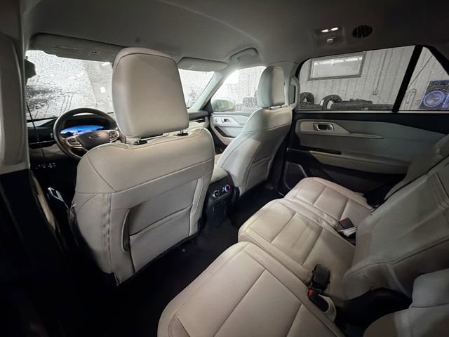 Used 2025 Ford Explorer Active w/ Active Comfort Package image 9