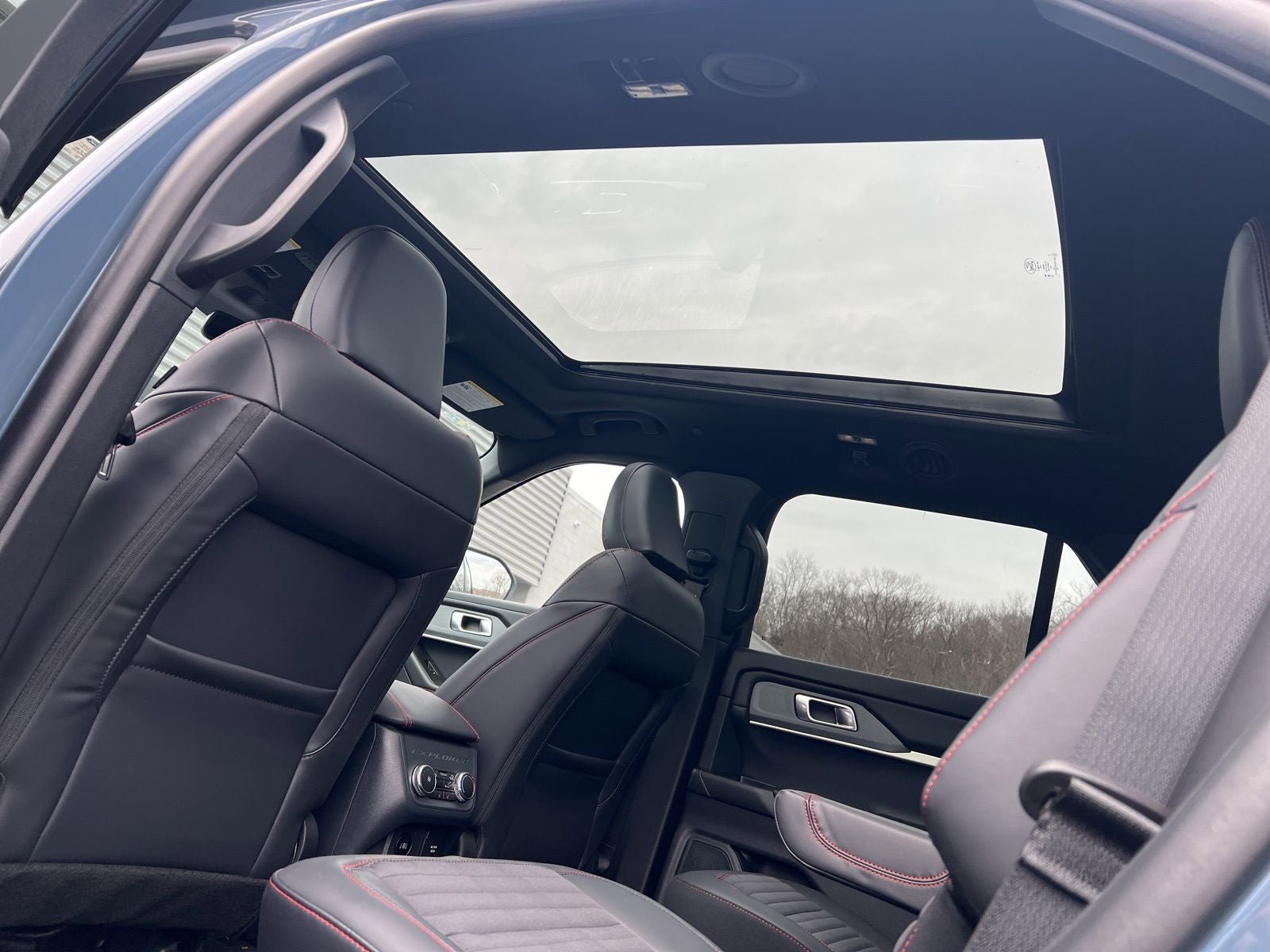New 2026 Ford Explorer ST-Line w/ ST-Line Street Pack image 15