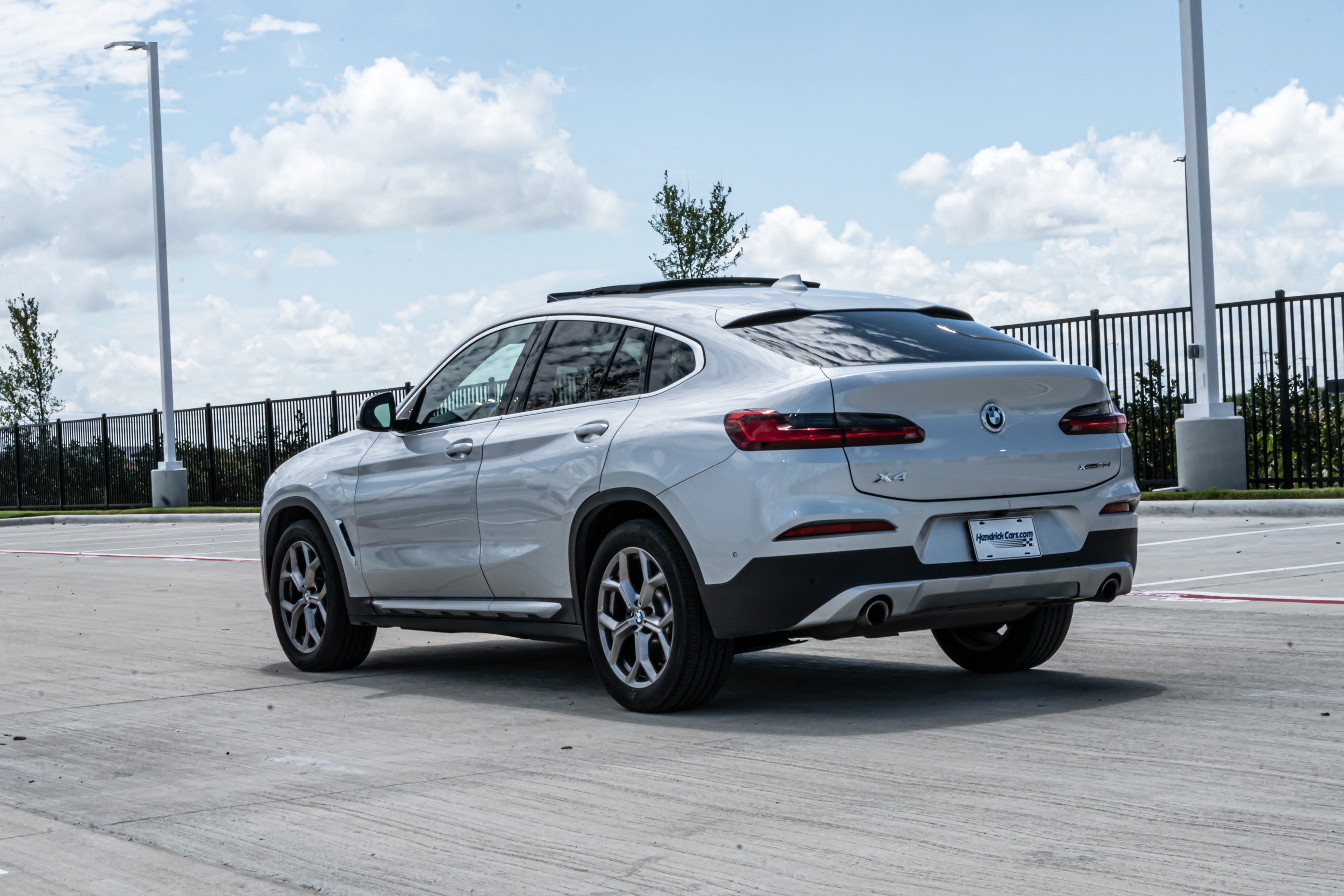 Used 2021 BMW X4 xDrive30i w/ Premium Package AWD/4WD image 7