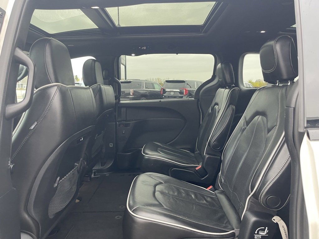 Used 2021 Chrysler Pacifica Limited w/ S Appearance Package image 25