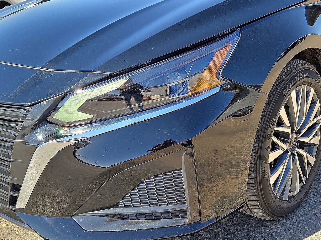 Used 2025 Nissan Altima 2.5 SV image 10