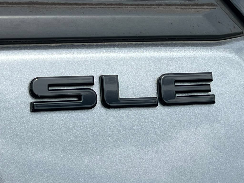 Used 2020 GMC Terrain SLE w/ Driver Convenience Package AWD/4WD image 2