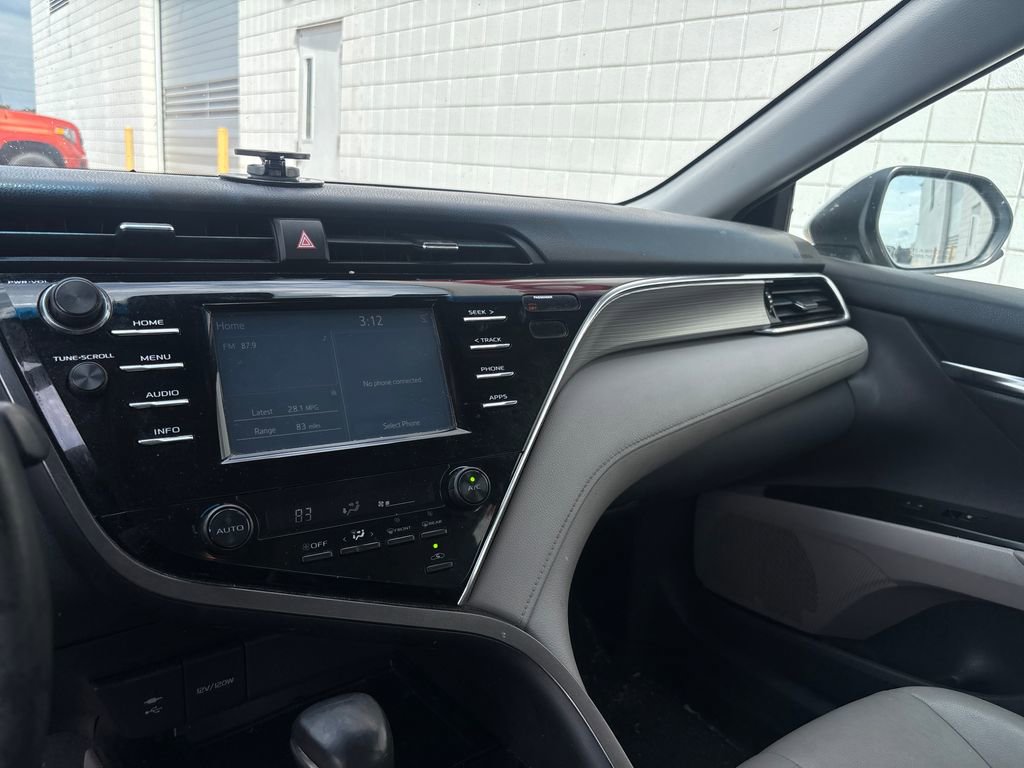 Used 2018 Toyota Camry SE FWD image 14