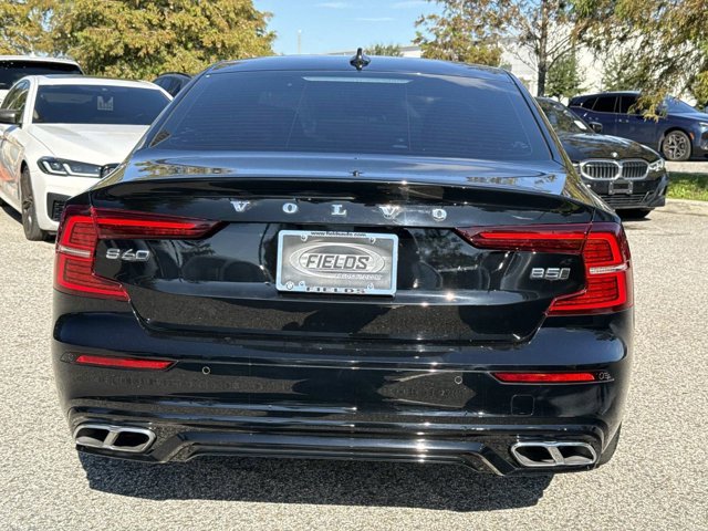 Used 2022 Volvo S60 B5 R-Design w/ Advanced Package AWD/4WD image 4