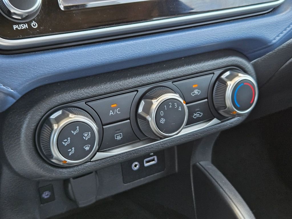 Used 2025 Nissan Versa SV image 17