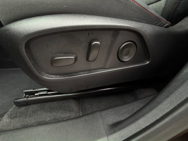 Used 2025 Chevrolet Equinox RS w/ Safety and Technology Package image 25