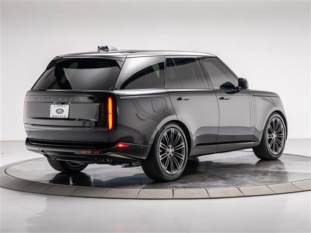 Used 2025 Land Rover Range Rover SE image 5