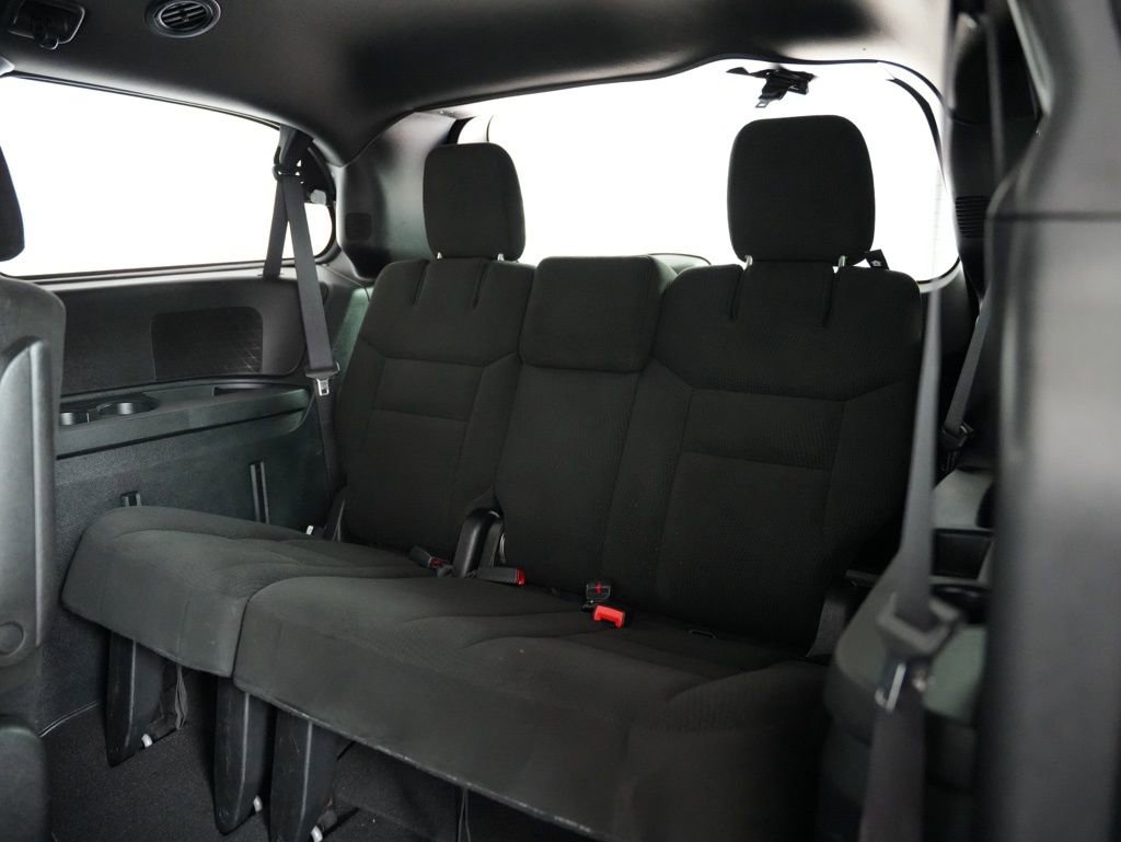 Used 2015 Dodge Grand Caravan SE image 29