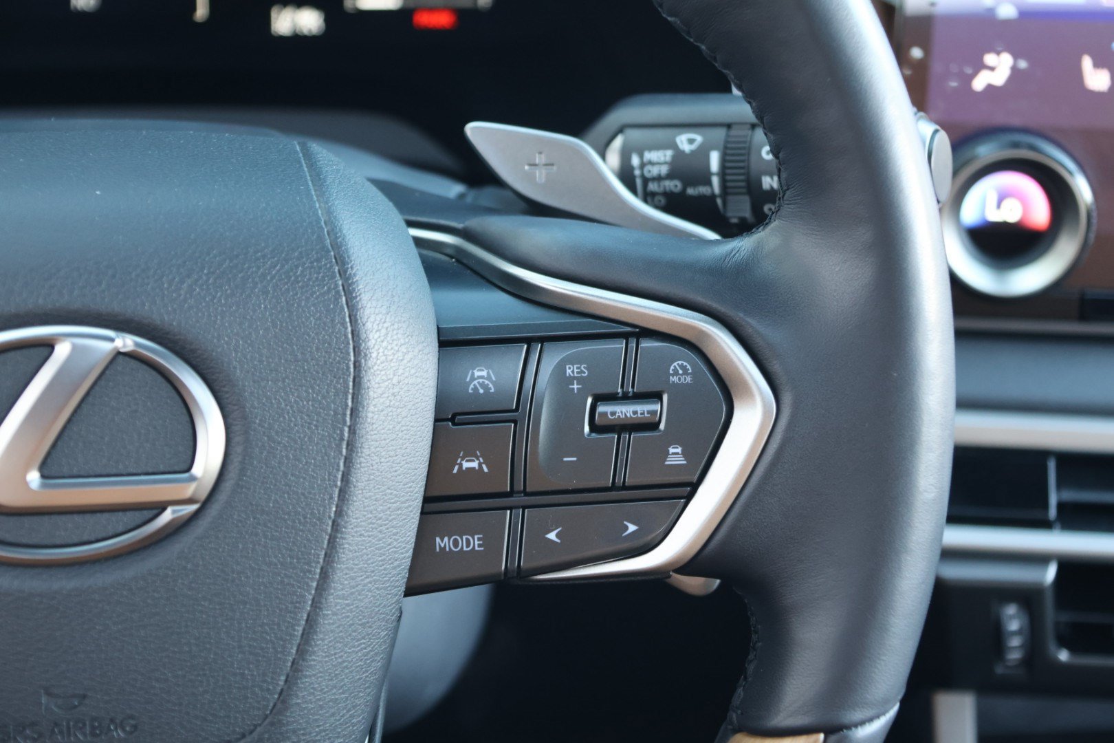 Used 2025 Lexus RX 350 Premium w/ Accessory Package FWD image 30