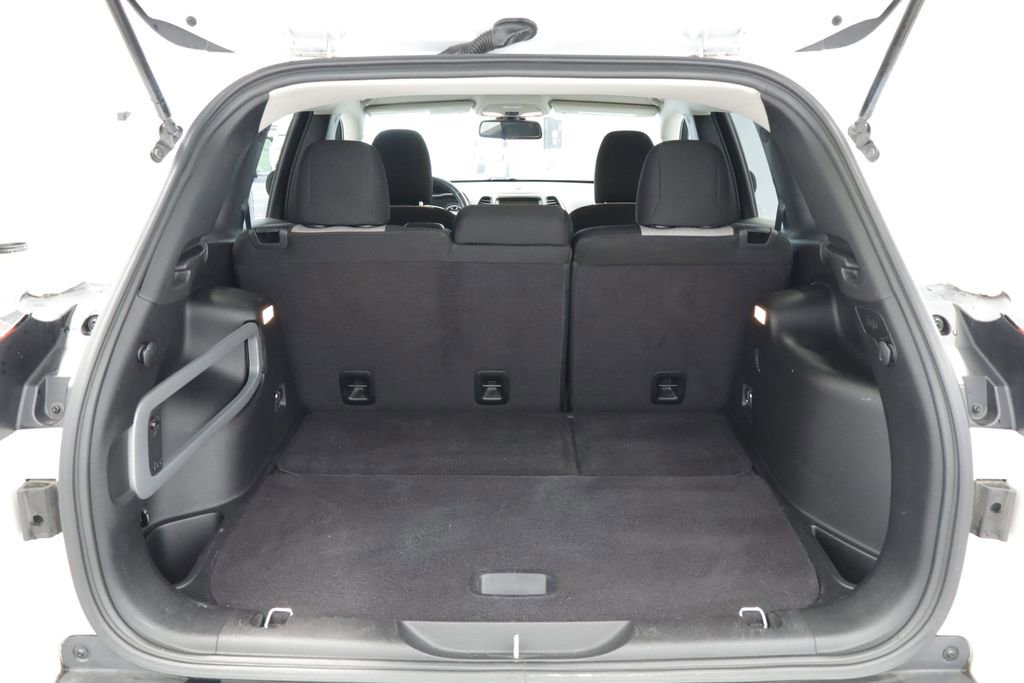 Used 2014 Jeep Cherokee Latitude w/ Cold Weather Group FWD image 19