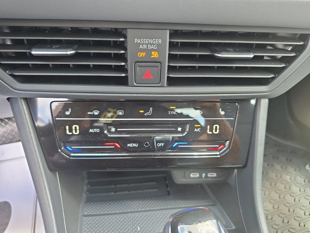 New 2026 Volkswagen Jetta SE FWD image 17