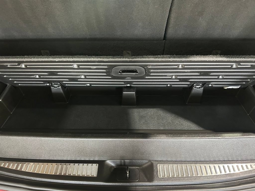 Used 2019 Chevrolet Tahoe Premier AWD/4WD image 9