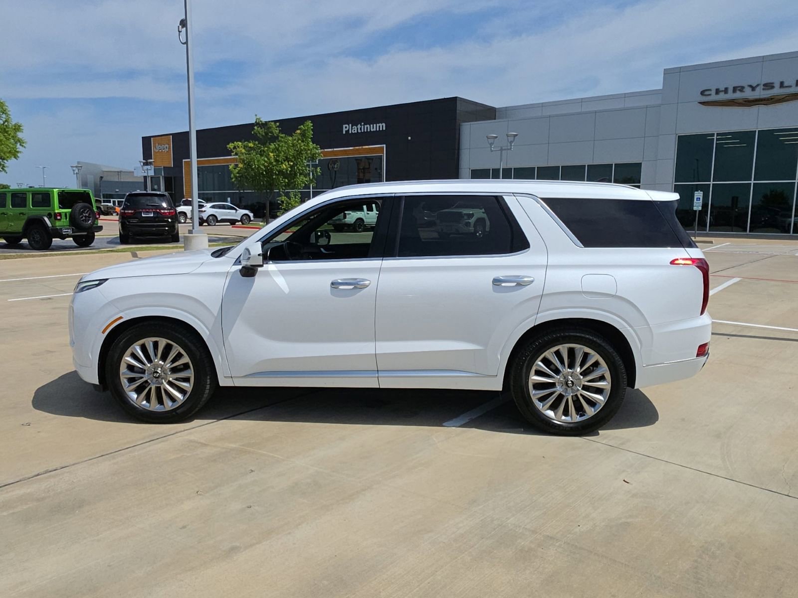 Used 2020 Hyundai Palisade Limited FWD image 2