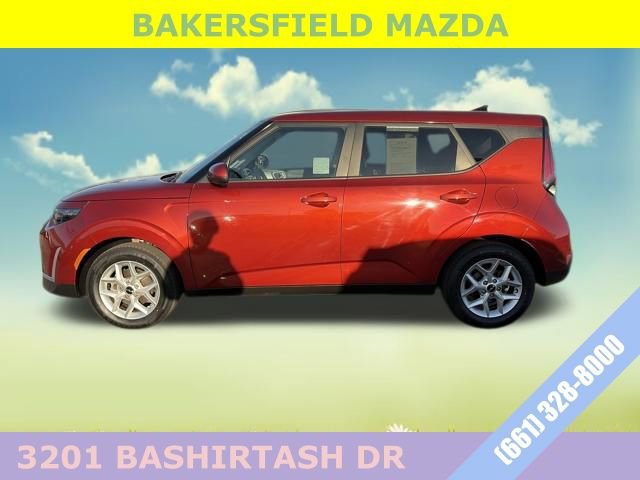 Used 2024 Kia Soul LX w/ Option Group 015 FWD image 2
