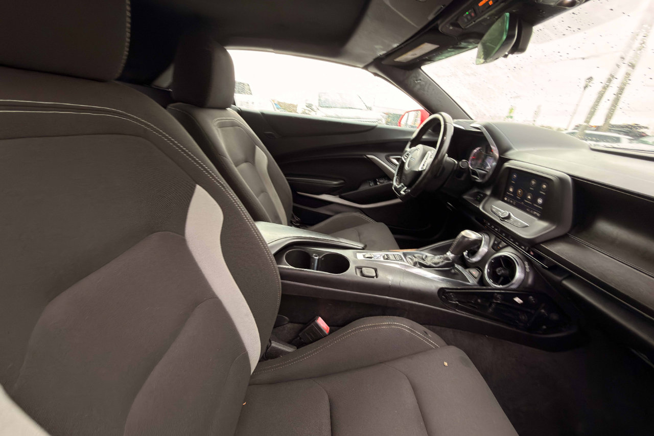 Used 2019 Chevrolet Camaro LT image 14