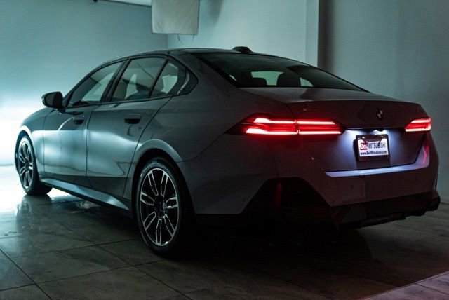 Used 2026 BMW 530i xDrive image 42