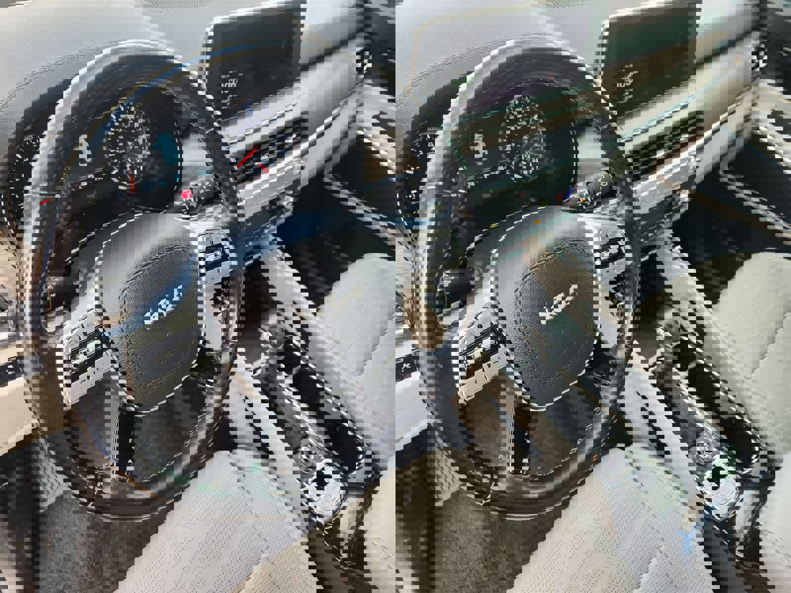 Certified 2022 Kia Telluride SX w/ SX Prestige Package image 2