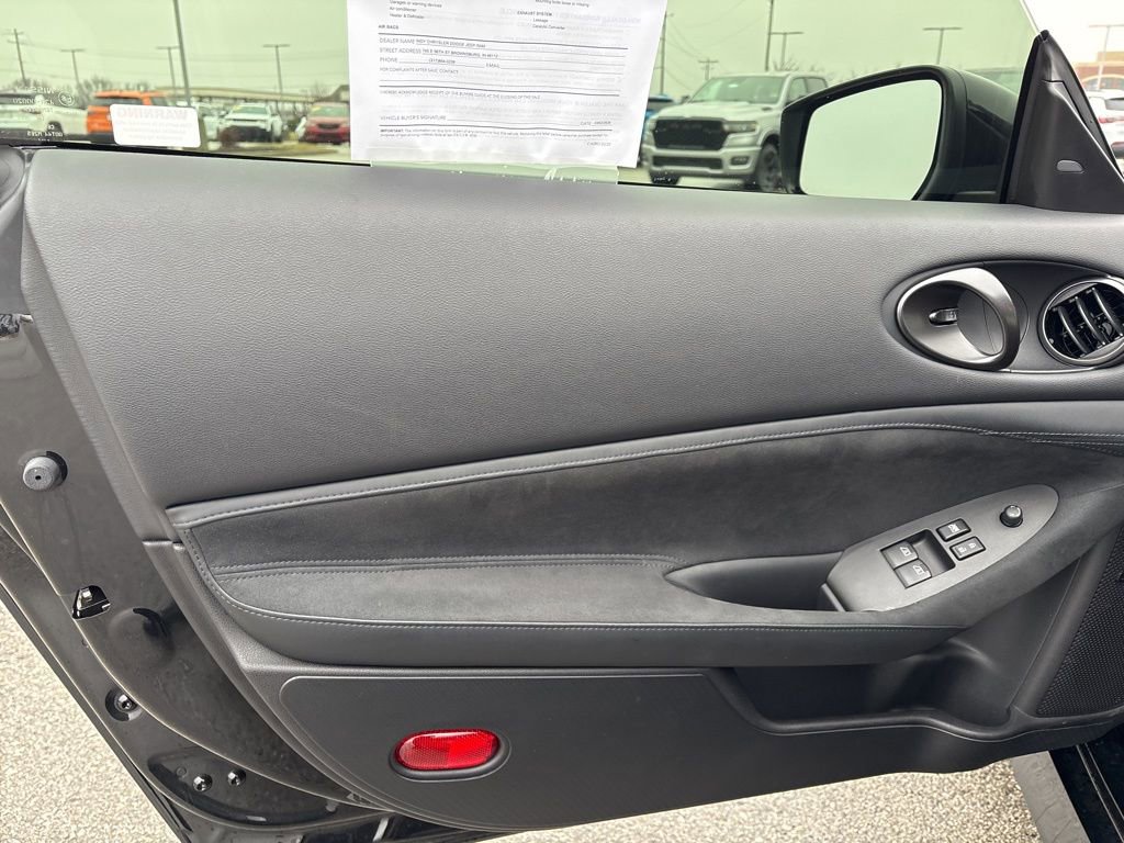 Used 2025 Nissan Z Performance w/ Floor Mat Package image 8