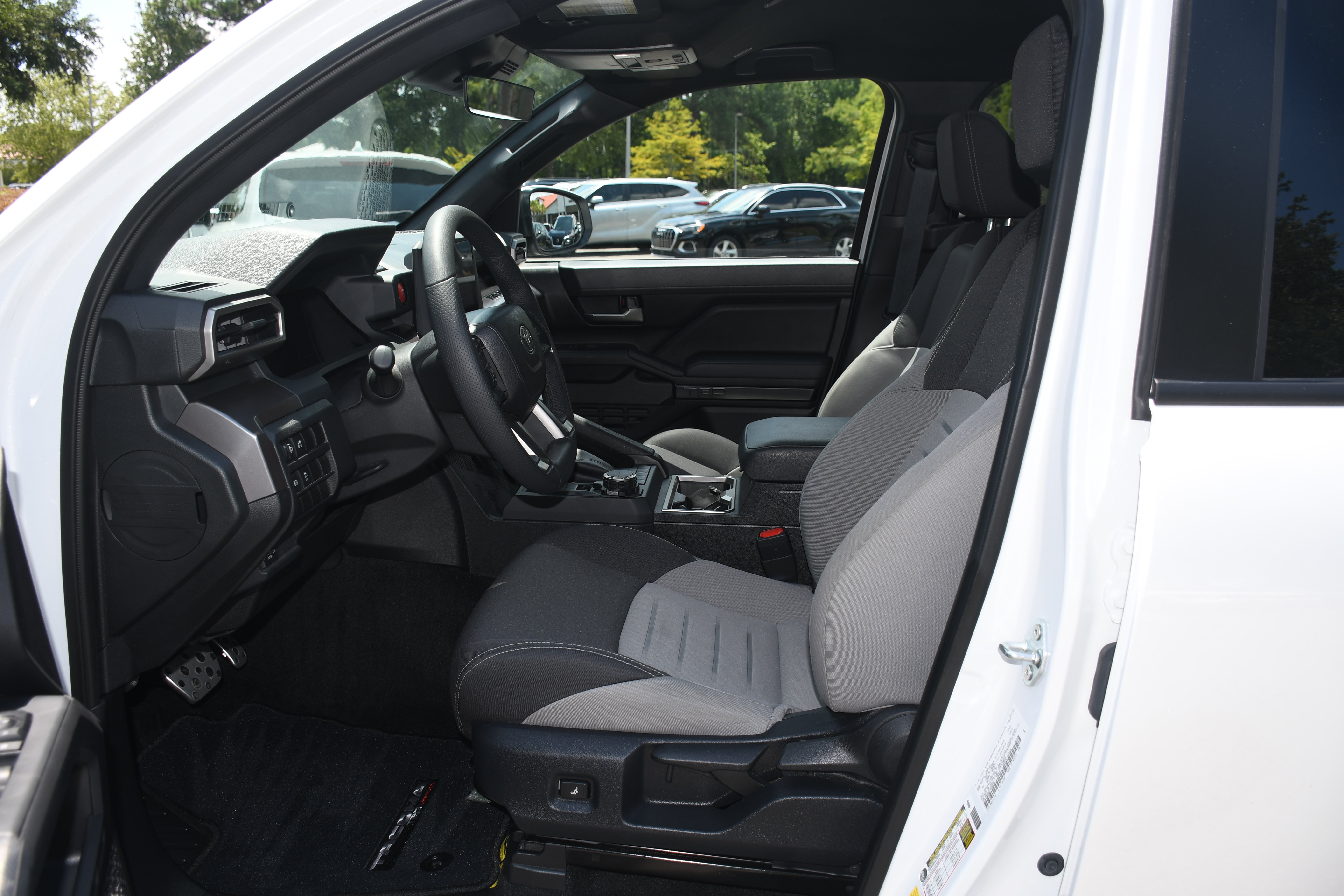 Used 2024 Toyota Tacoma TRD Sport AWD/4WD image 7