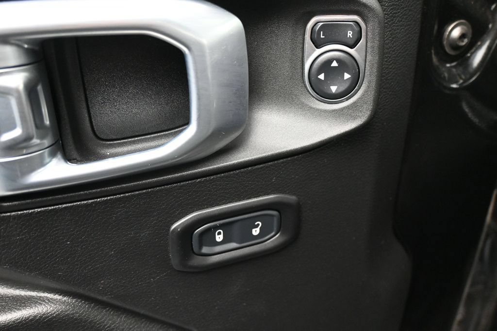 Used 2021 Jeep Wrangler Unlimited Sport AWD/4WD image 11