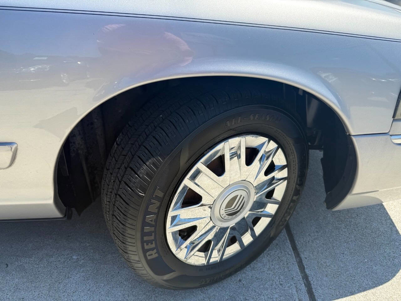 Used 2007 Mercury Grand Marquis GS image 22