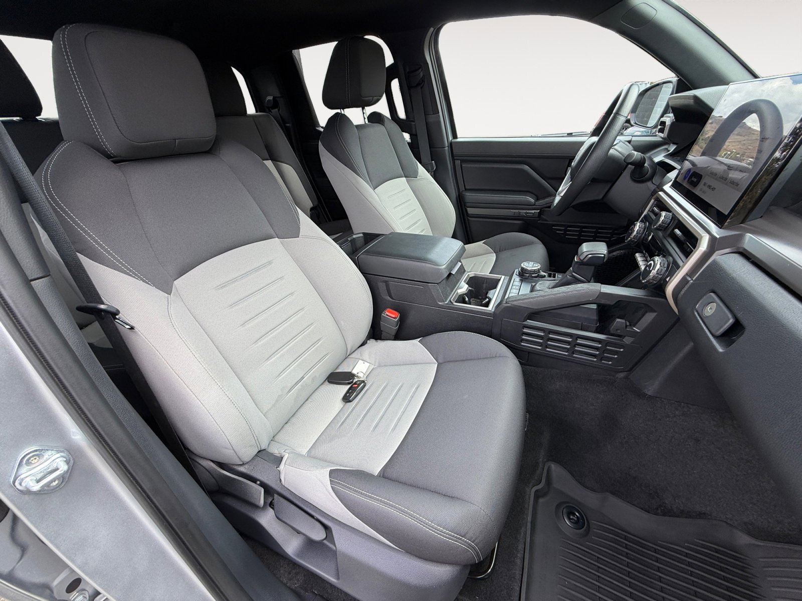 Used 2024 Toyota Tacoma TRD Off-Road image 19