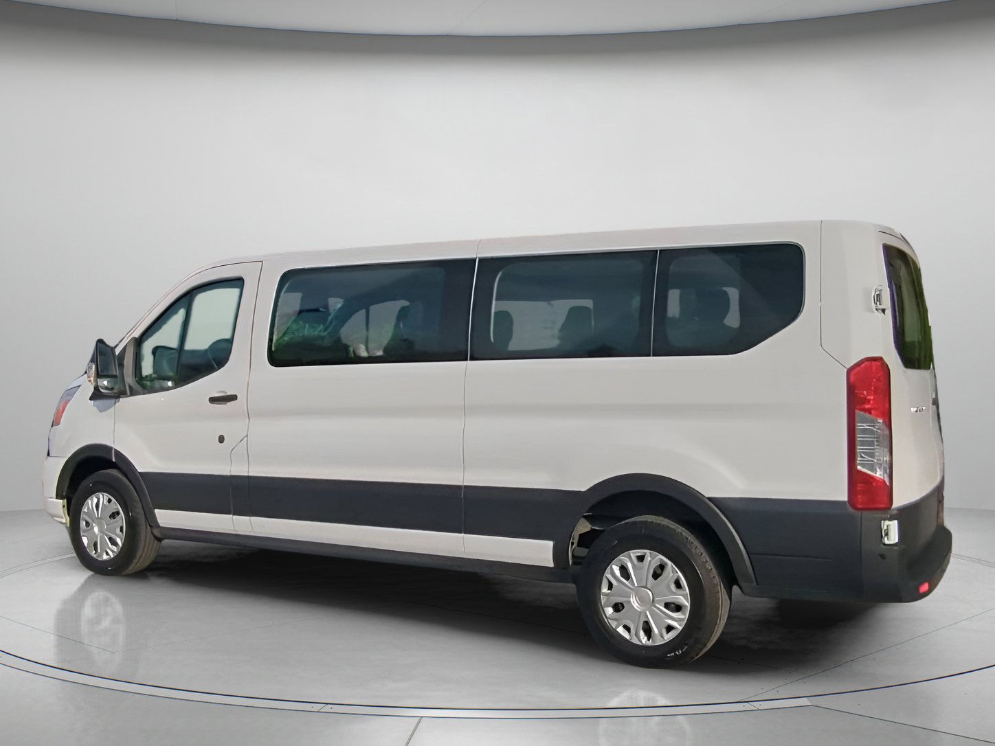 Certified 2022 Ford Transit 350 XLT image 18