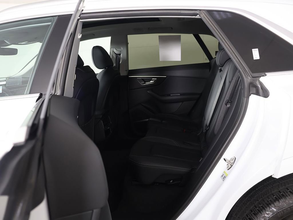 Used 2023 Audi Q8 Premium Plus image 32
