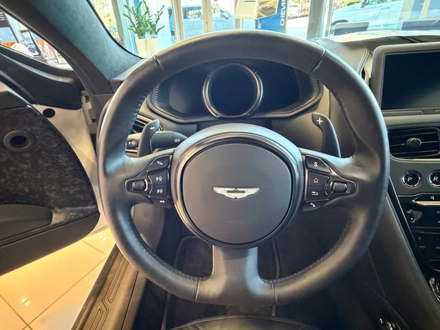 Used 2023 Aston Martin DB11 Coupe image 17
