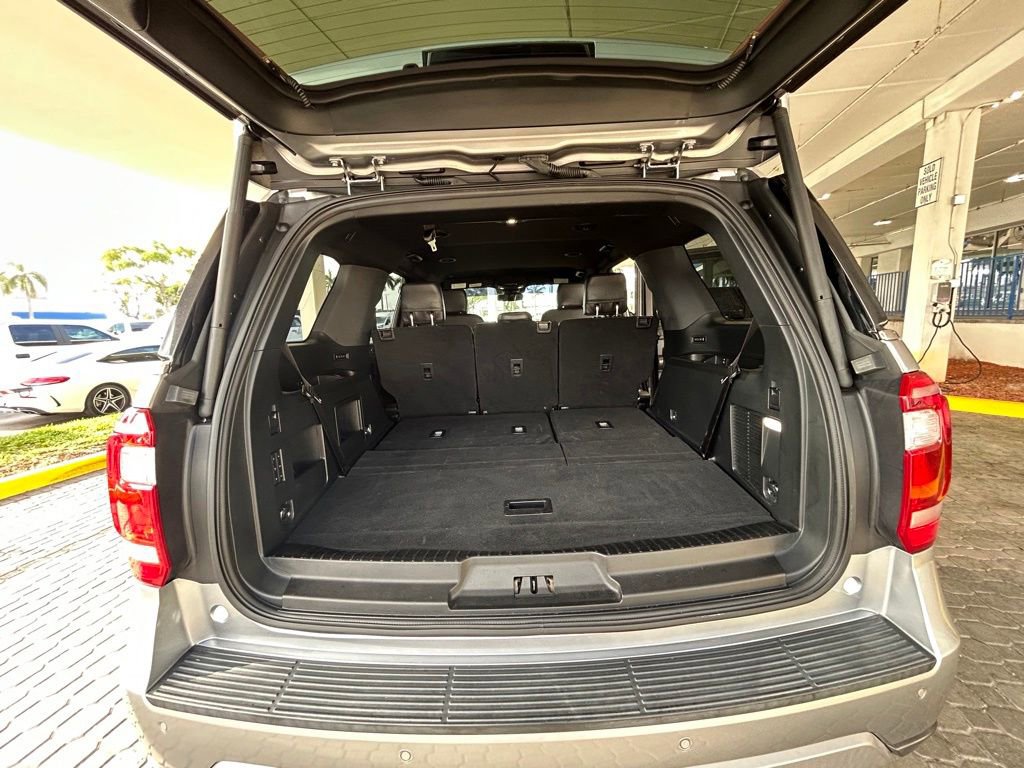 Used 2020 Ford Expedition XLT w/ Equipment Group 202A RWD image 30