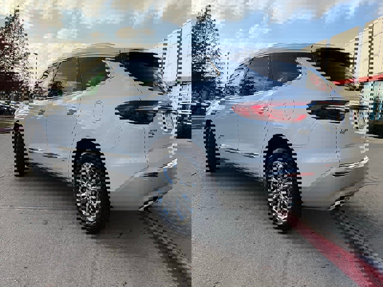 Used 2019 Buick Enclave Avenir w/ Avenir Technology Package image 8