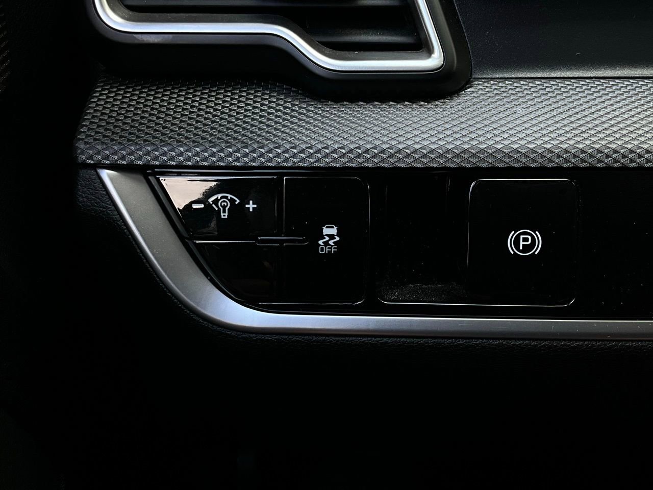 Used 2025 Kia Sportage LX image 20