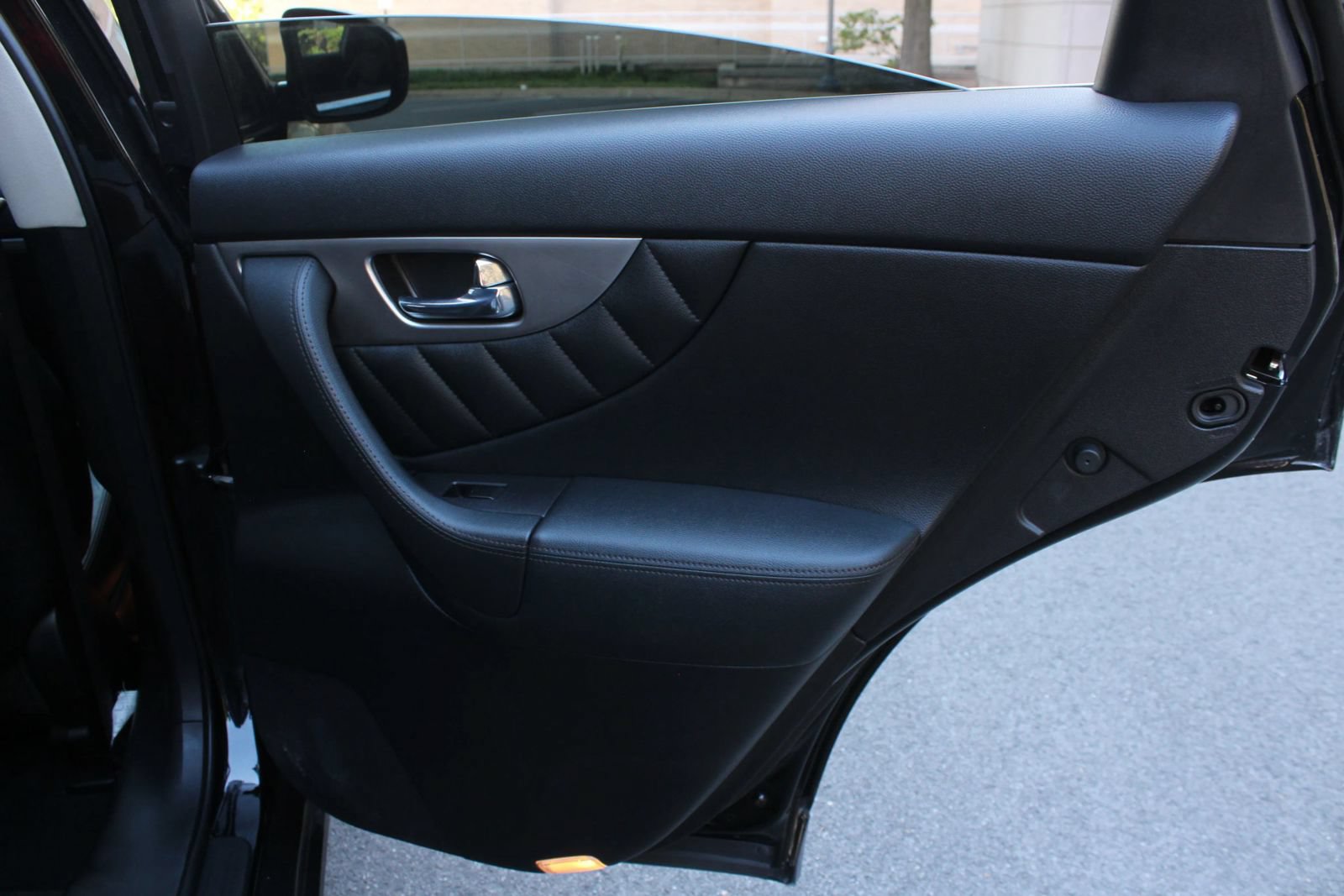 Used 2016 INFINITI QX70 AWD image 25