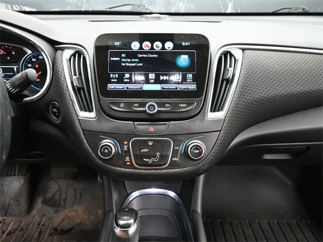 Used 2017 Chevrolet Malibu LT image 16