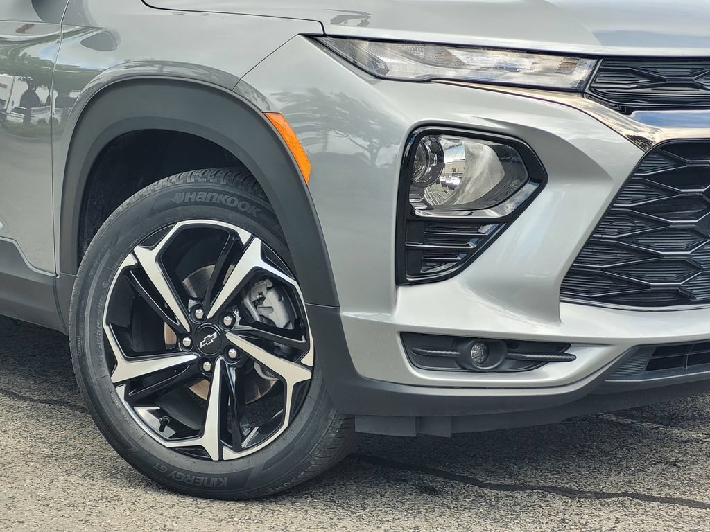 Used 2023 Chevrolet TrailBlazer RS w/ Sun and Liftgate Package AWD/4WD image 4