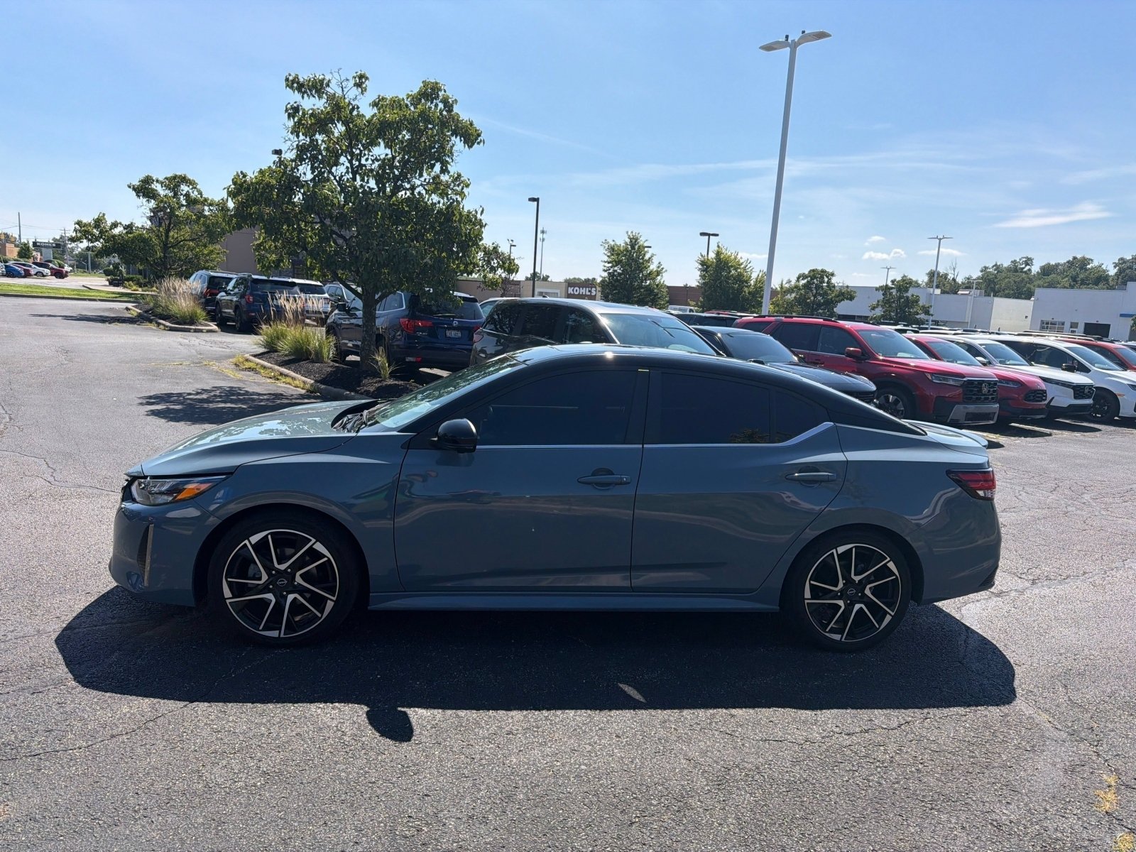 Used 2024 Nissan Sentra SR w/ SR Premium Package FWD image 2