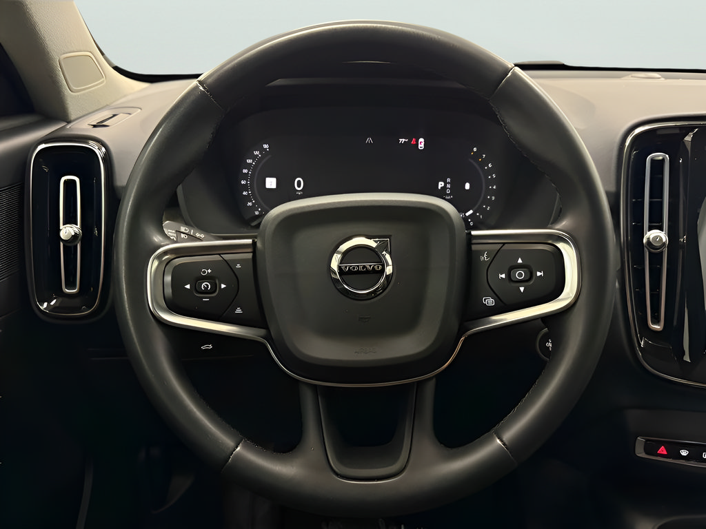 Used 2023 Volvo XC40 B5 Plus AWD/4WD image 24