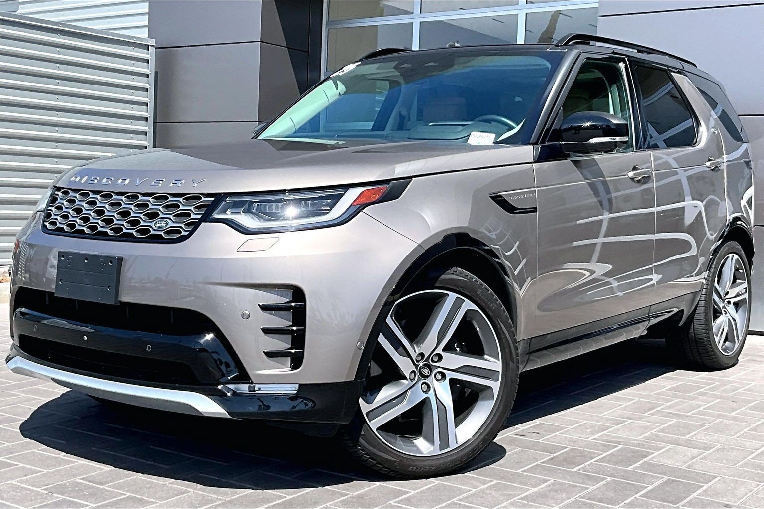 Certified 2025 Land Rover Discovery Metropolitan Edition