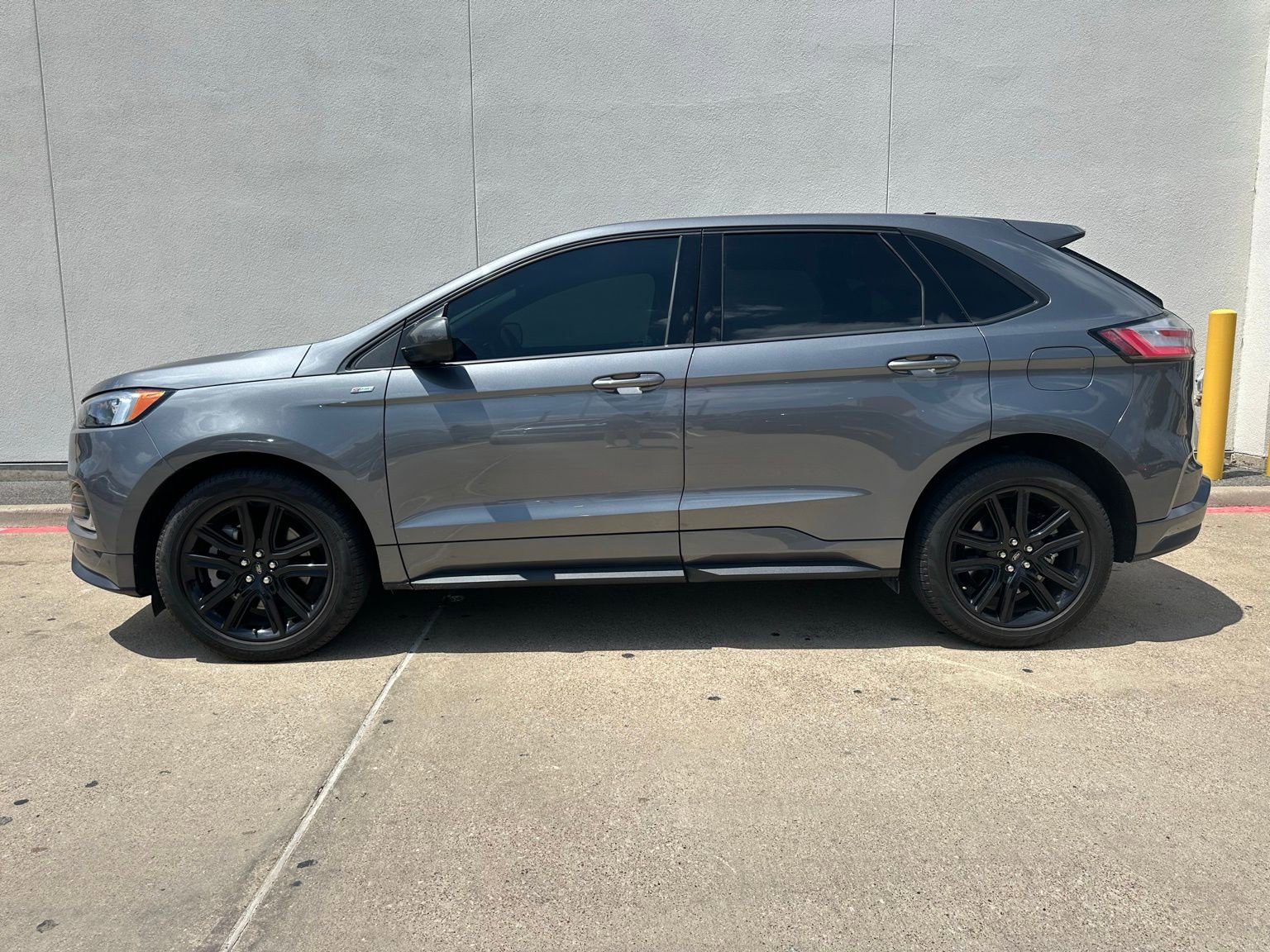 Used 2024 Ford Edge ST-Line AWD/4WD image 2