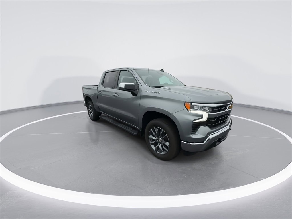 Used 2025 Chevrolet Silverado 1500 LT image 2
