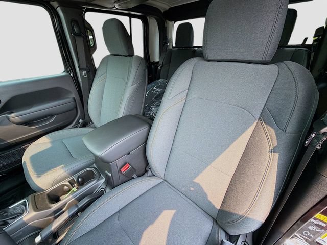 New 2025 Jeep Gladiator Sport AWD/4WD image 16