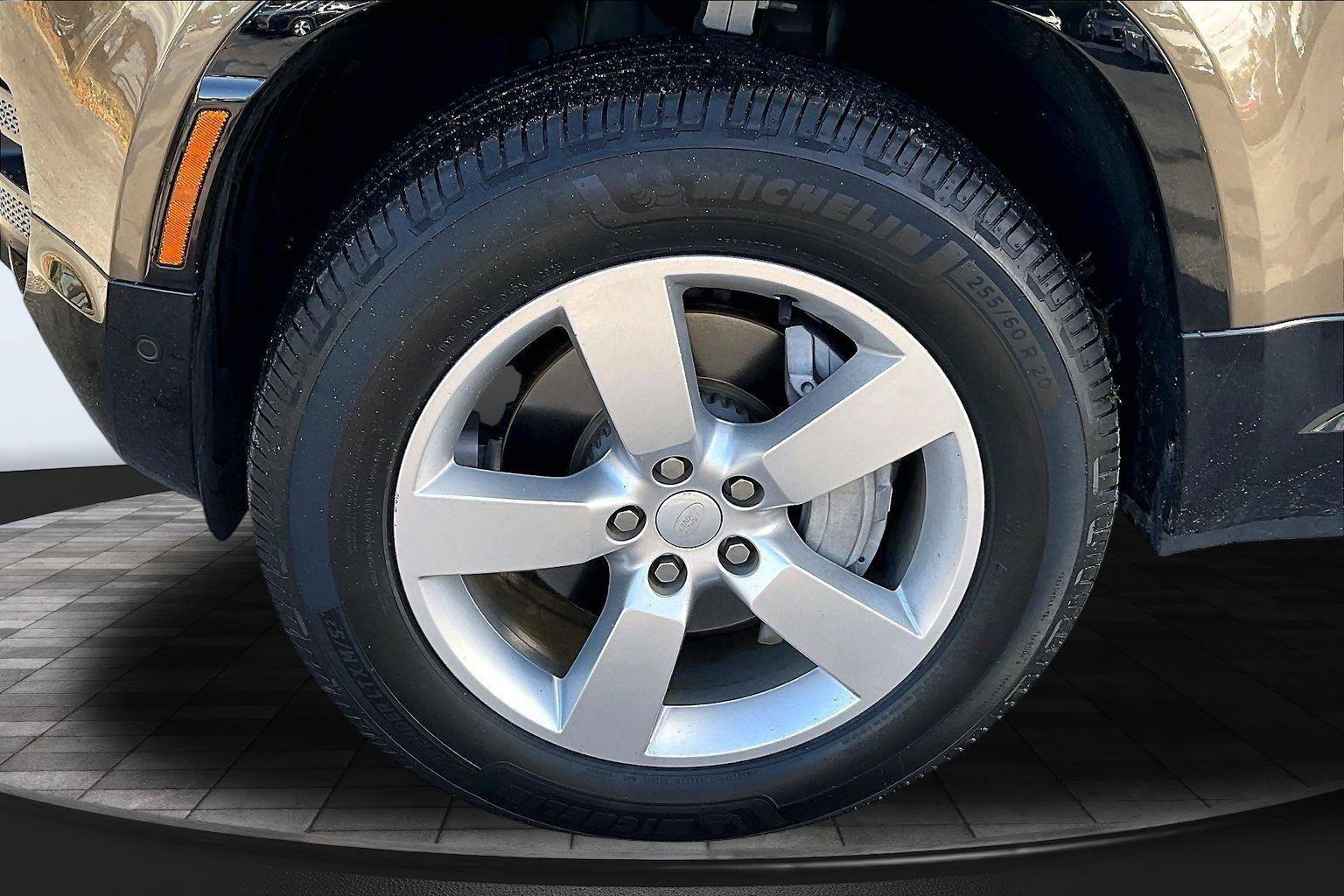 Used 2022 Land Rover Defender 110 X-Dynamic HSE AWD/4WD image 36